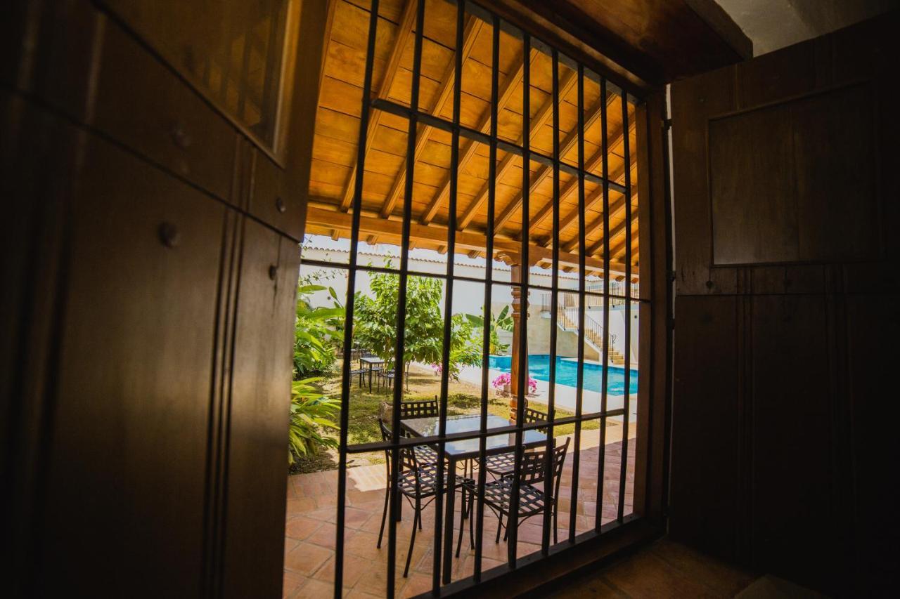 Karakali Boutique Hotel Mompos Dış mekan fotoğraf
