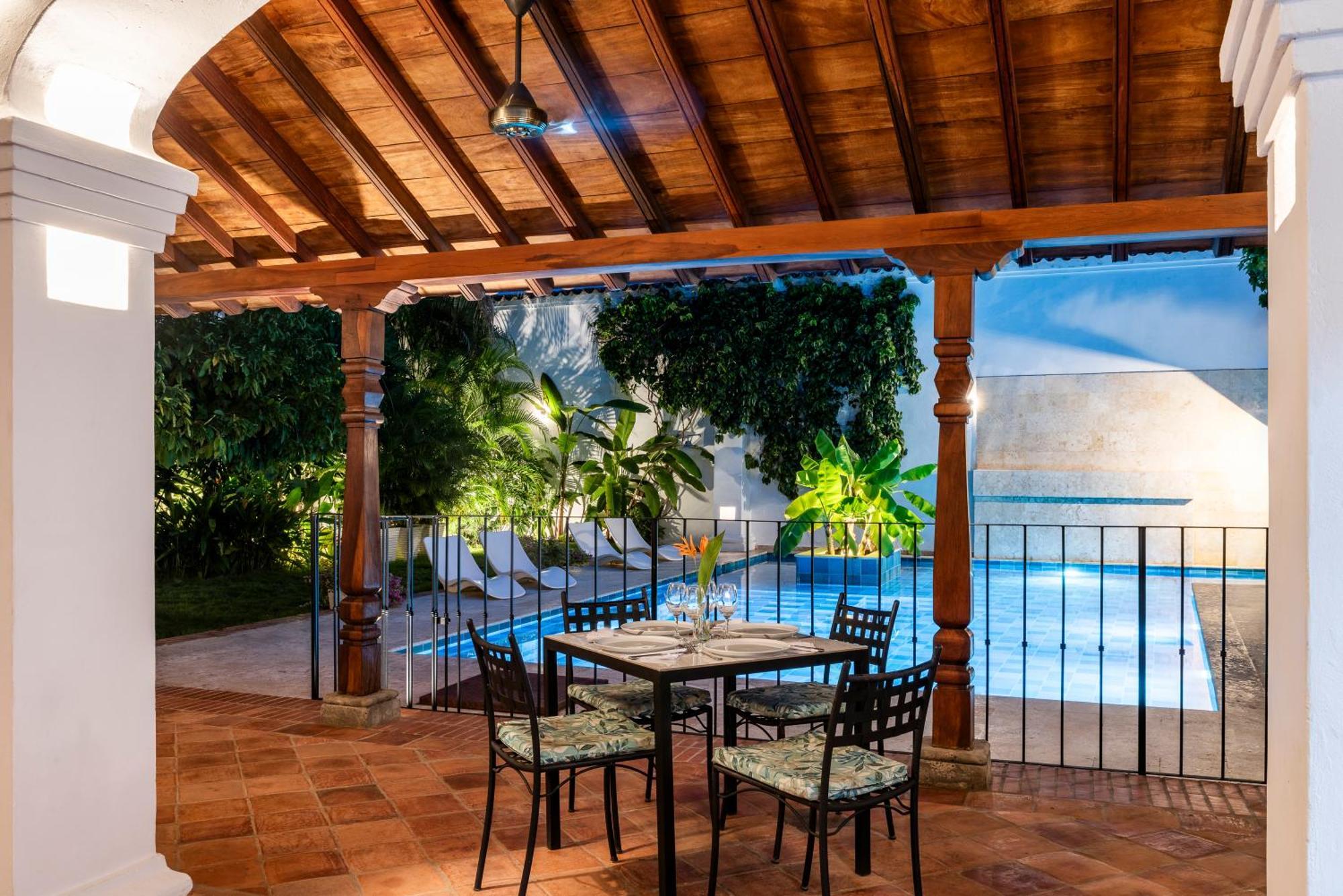Karakali Boutique Hotel Mompos Dış mekan fotoğraf