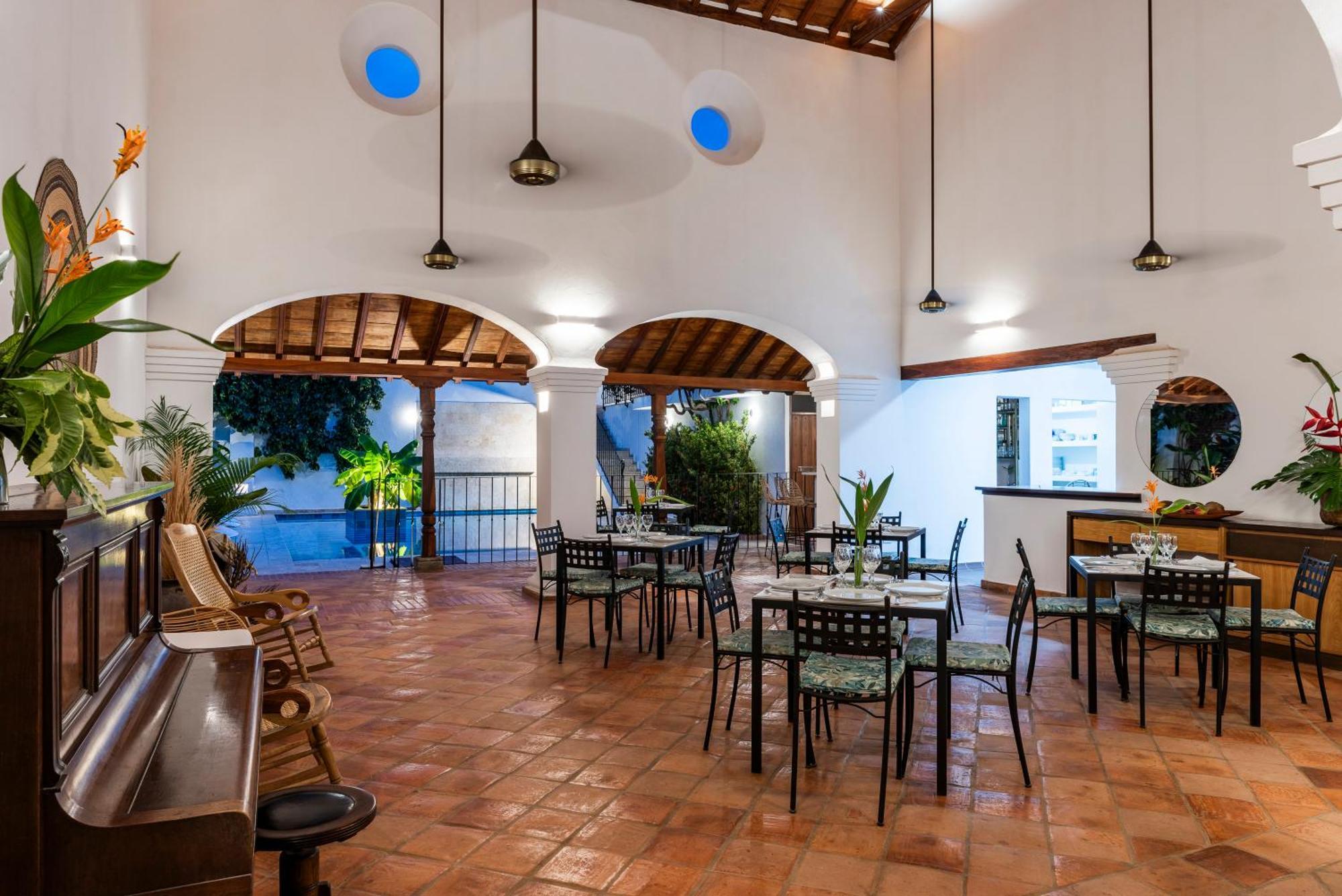 Karakali Boutique Hotel Mompos Dış mekan fotoğraf