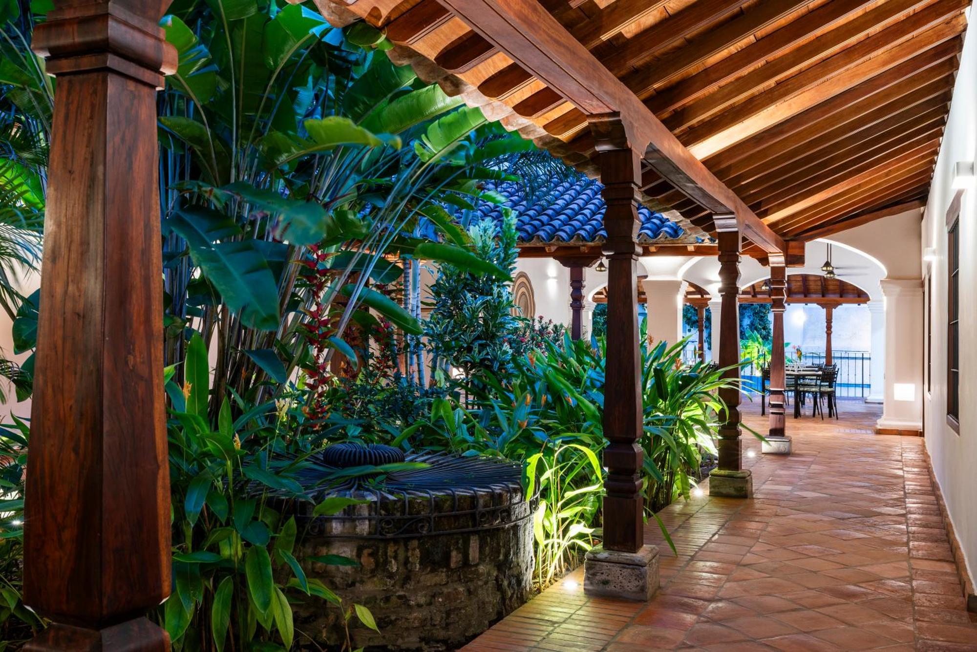 Karakali Boutique Hotel Mompos Dış mekan fotoğraf